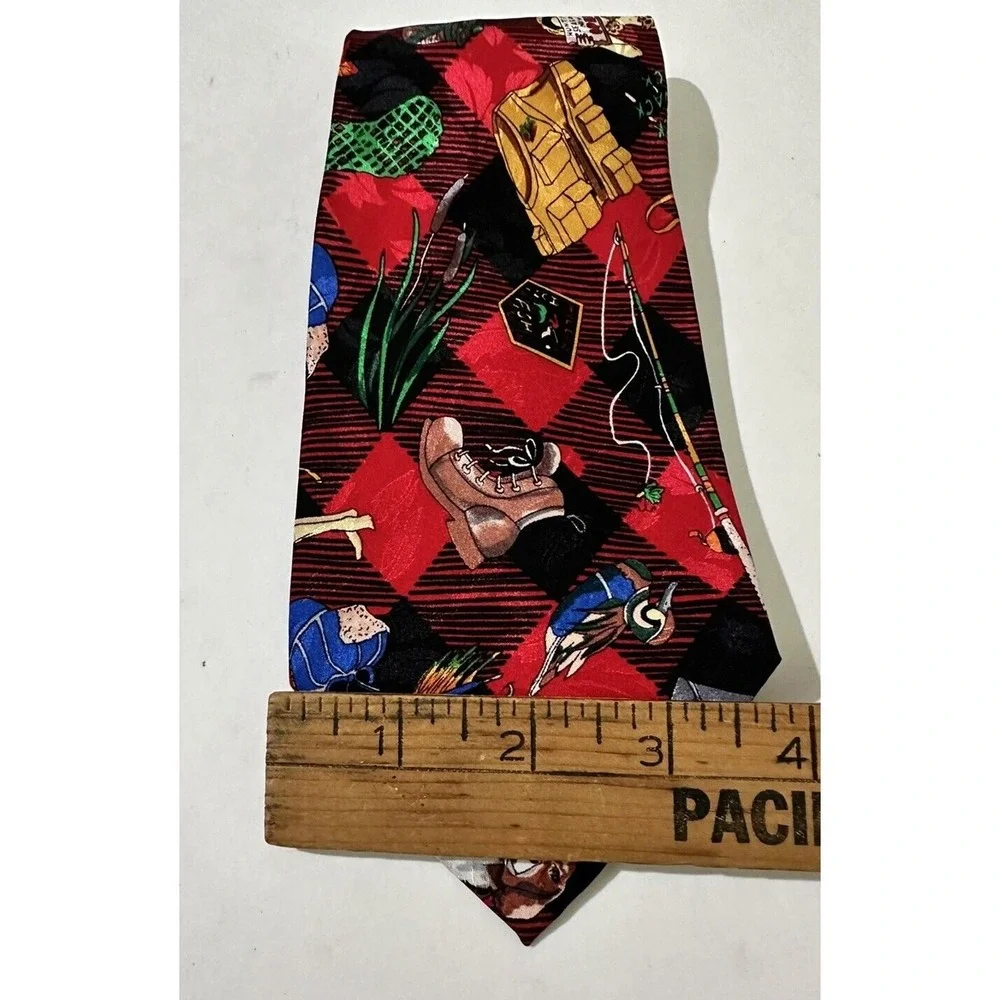 Nicole Miller Tie Fishing Hunting Men's 100% Silk NeckTie Vtg 1992